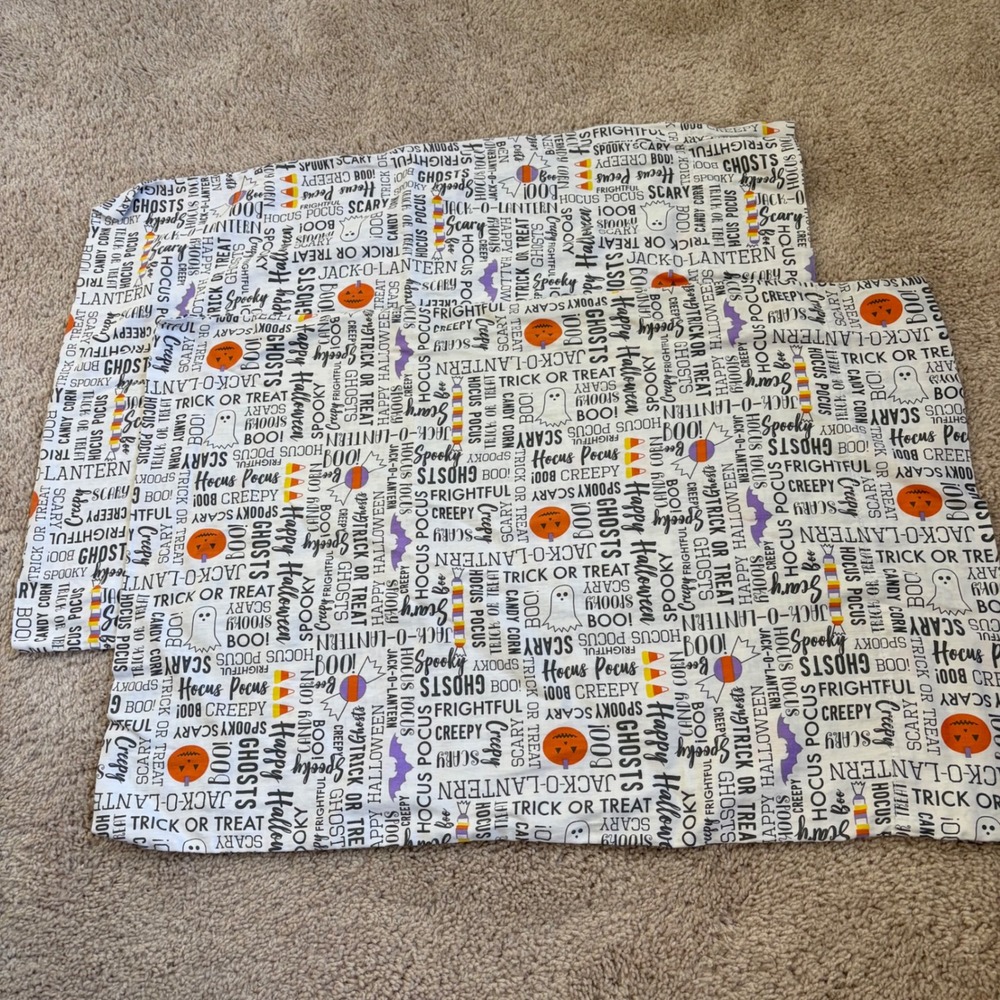 Halloween Pillowcases Set of 2 Spooky Ghosts, Jack-o-Lanterns, Hocus‎ Pocus